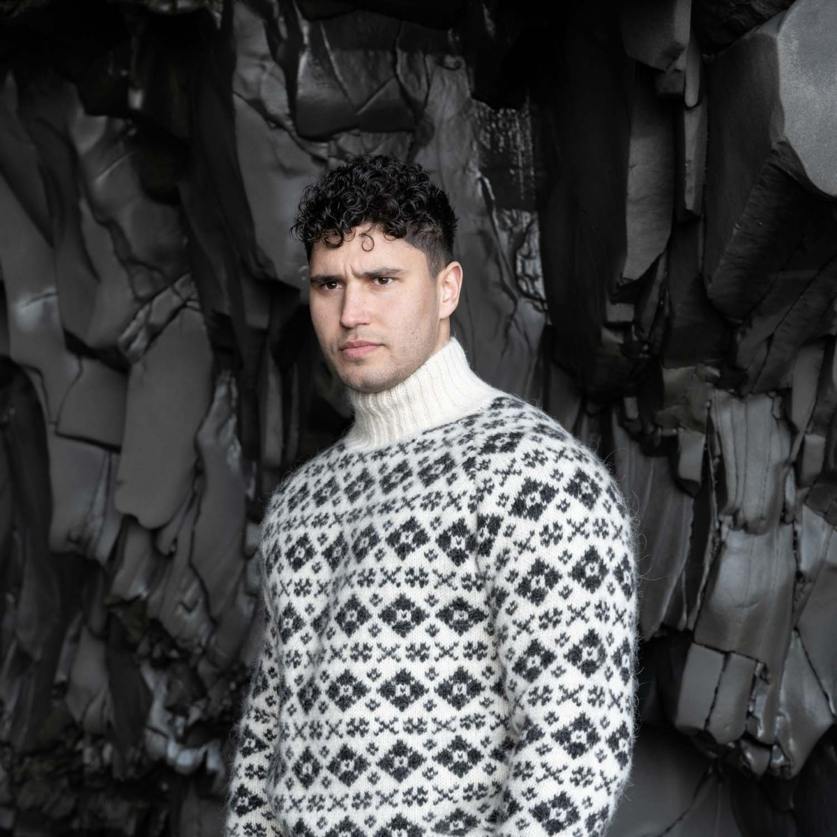 wool-turtleneck-sweater-iceland1500x1500-74_1.jpeg
